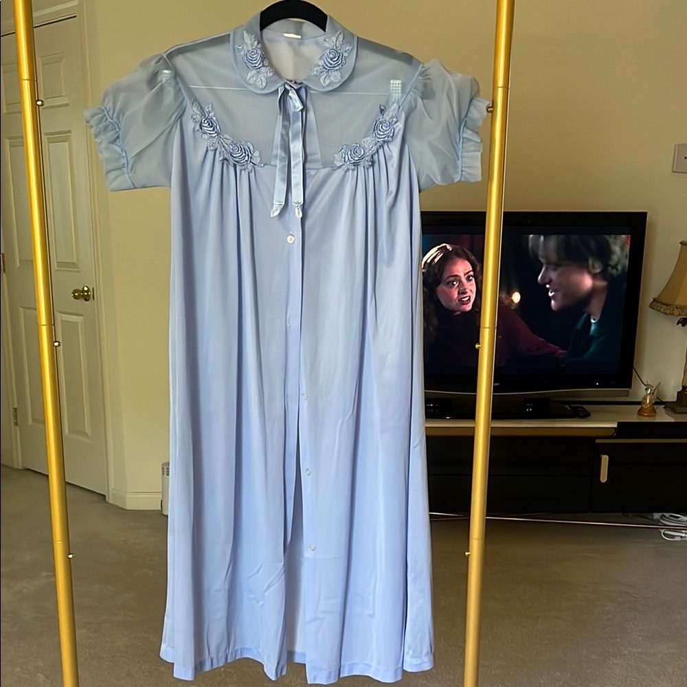 Vintage peignoir robe see measurements